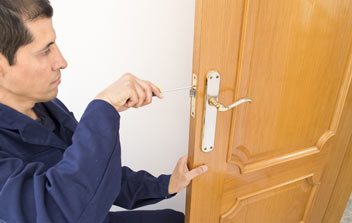 Locksmith Master Shop Portland, OR 503-716-1488 Locksmith Master Shop Portland, OR 503-716-1488